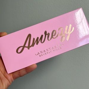 ABH Amrezy eyeshadow palette
